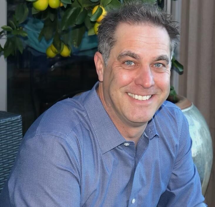 Headshot of Andrew Dillin